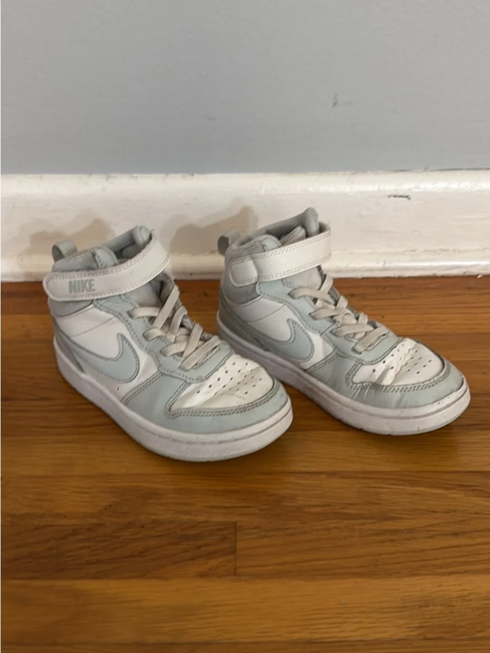 Nike Kids High-Top Sneakers in White and Light Gray